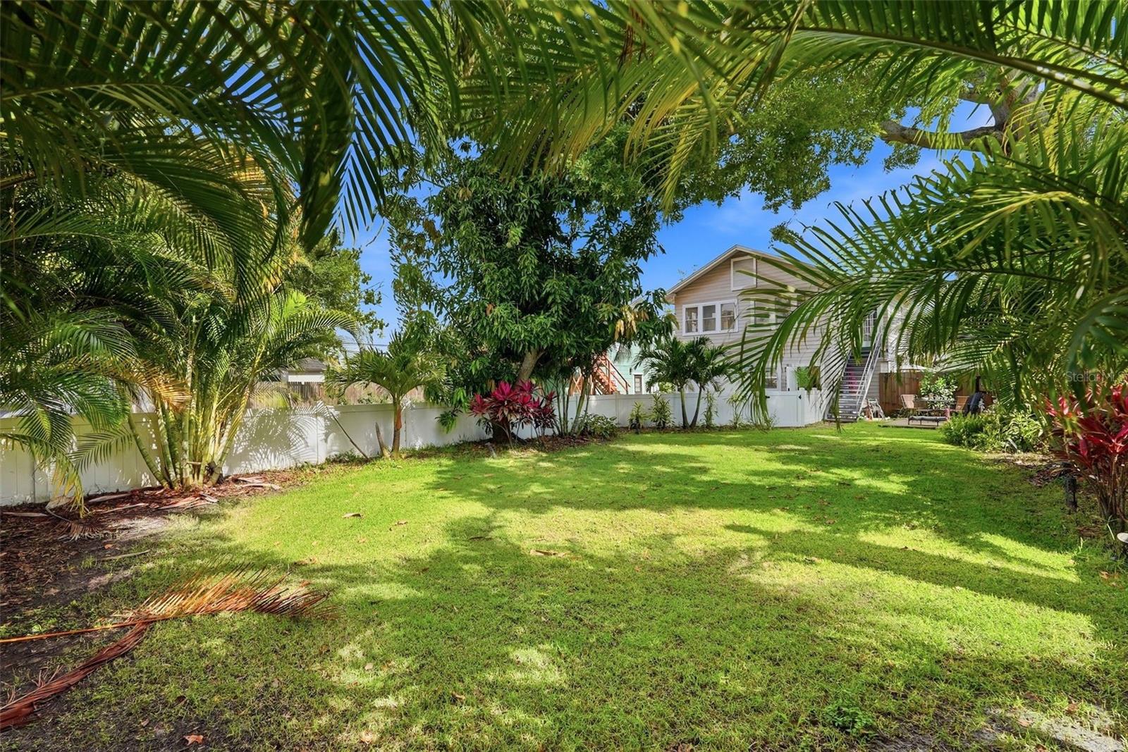 855 28TH AVE N, ST PETERSBURG, FL, 33704