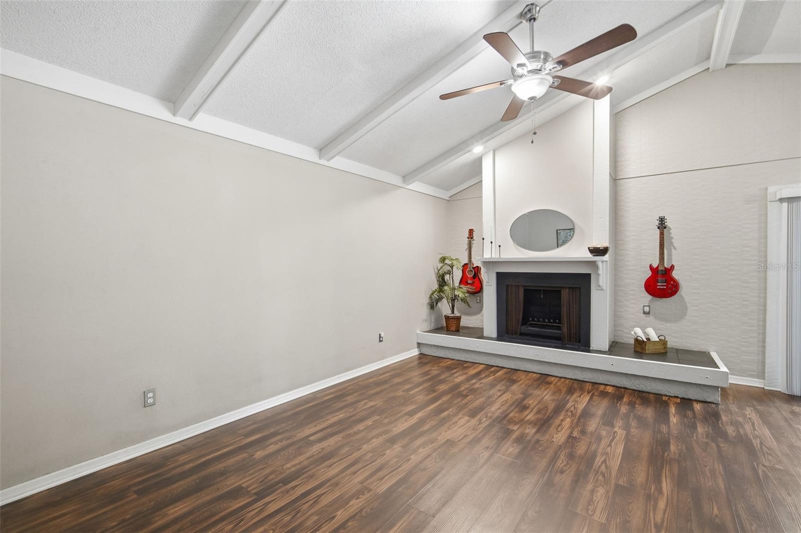 7327 SUNSHINE CIR, TAMPA, FL, 33634