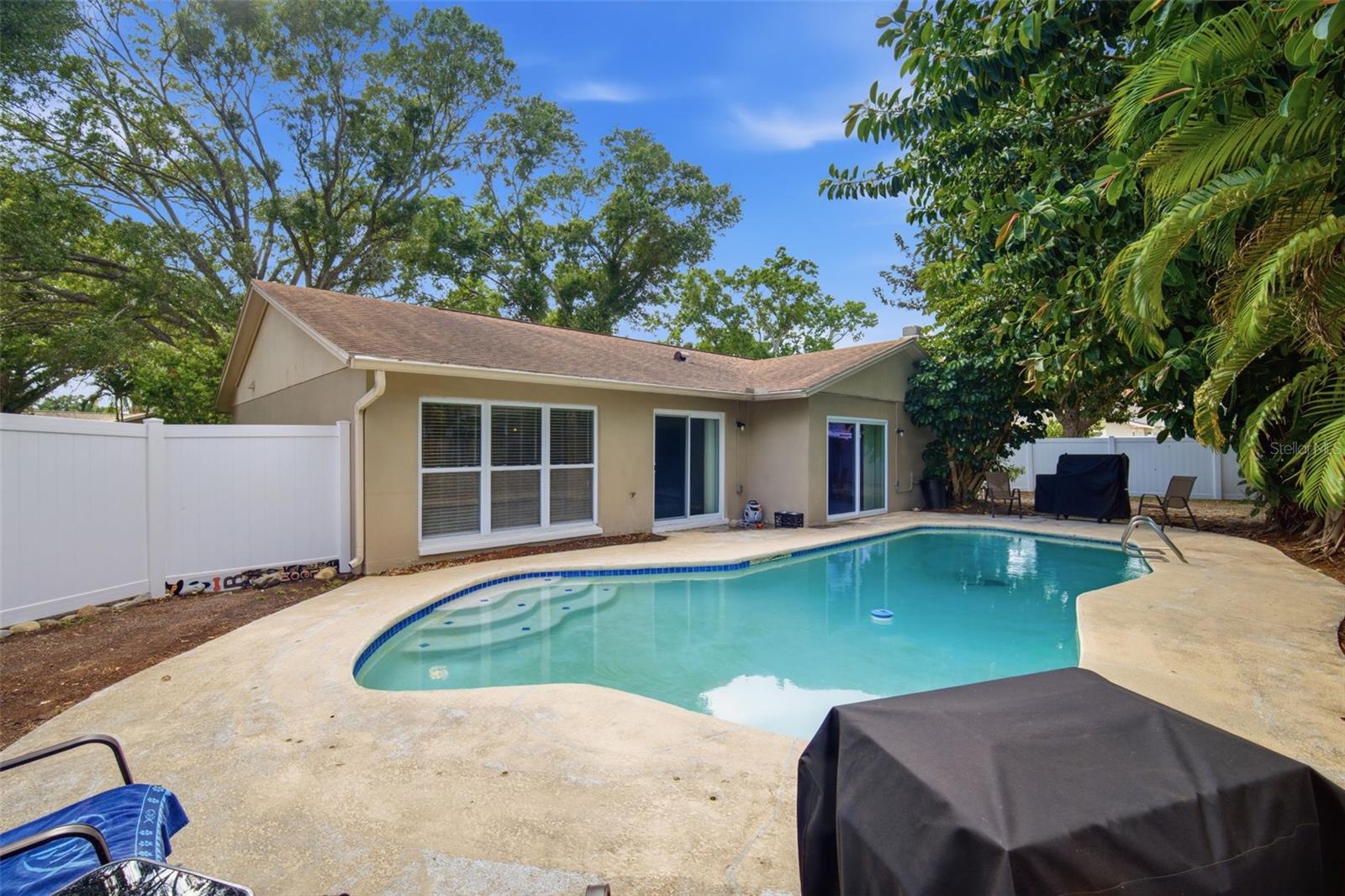 7327 SUNSHINE CIR, TAMPA, FL, 33634