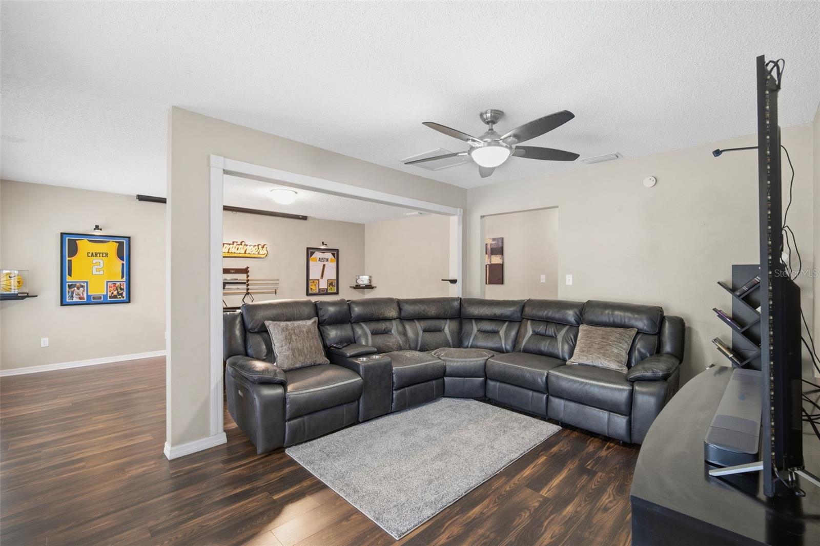 7327 SUNSHINE CIR, TAMPA, FL, 33634