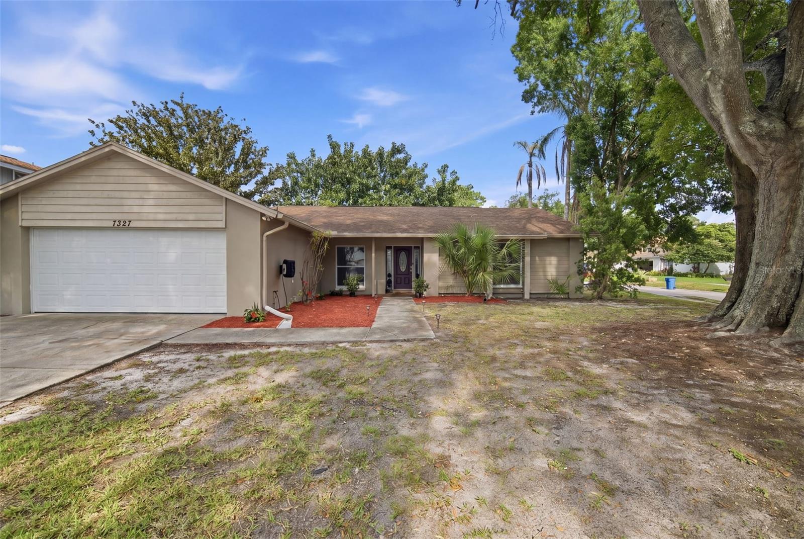 7327 SUNSHINE CIR, TAMPA, FL, 33634