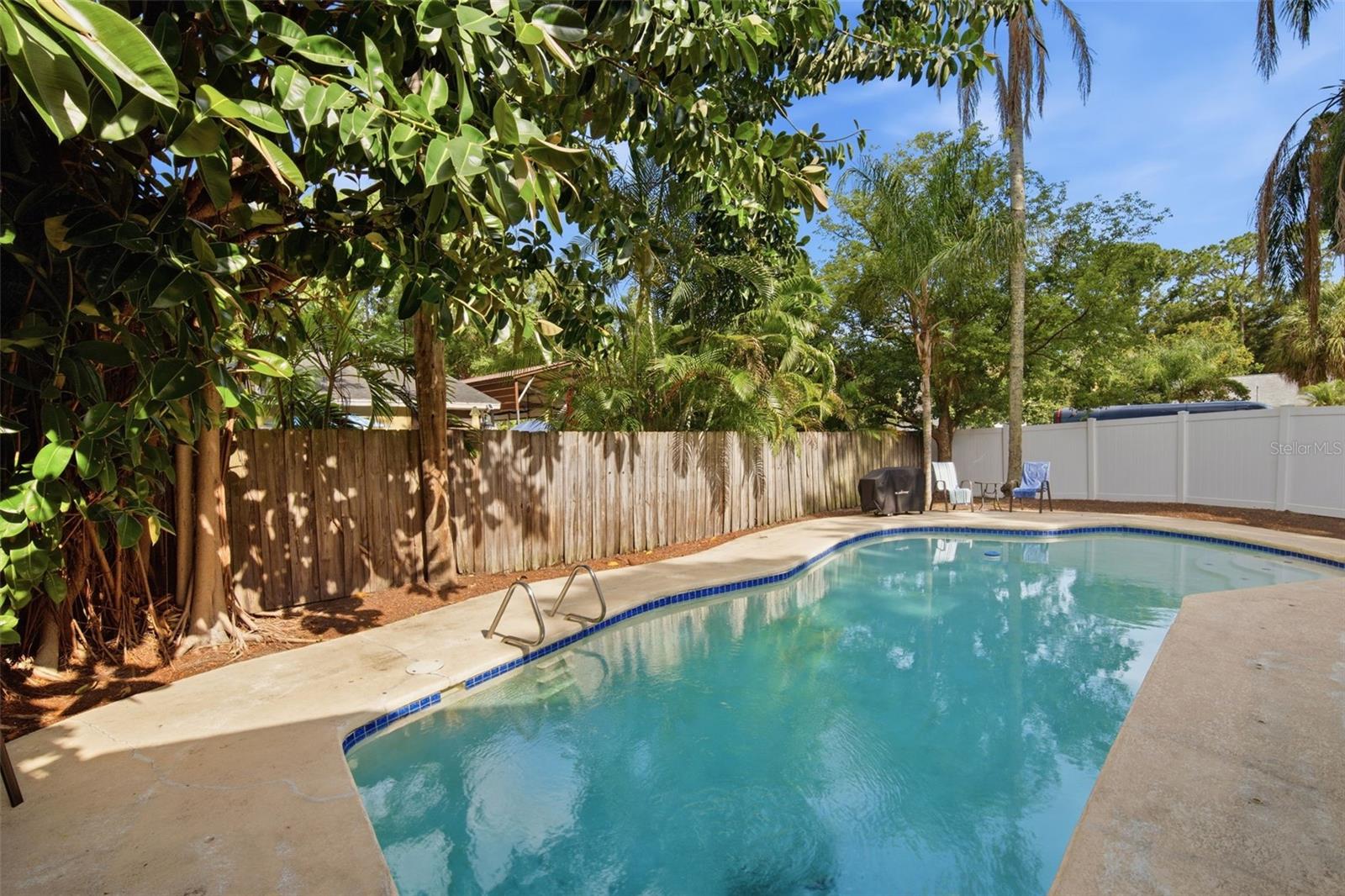 7327 SUNSHINE CIR, TAMPA, FL, 33634