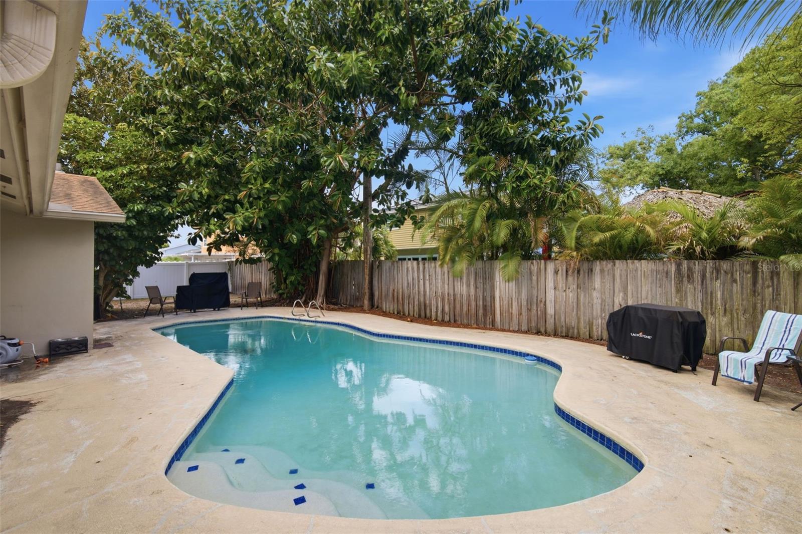 7327 SUNSHINE CIR, TAMPA, FL, 33634