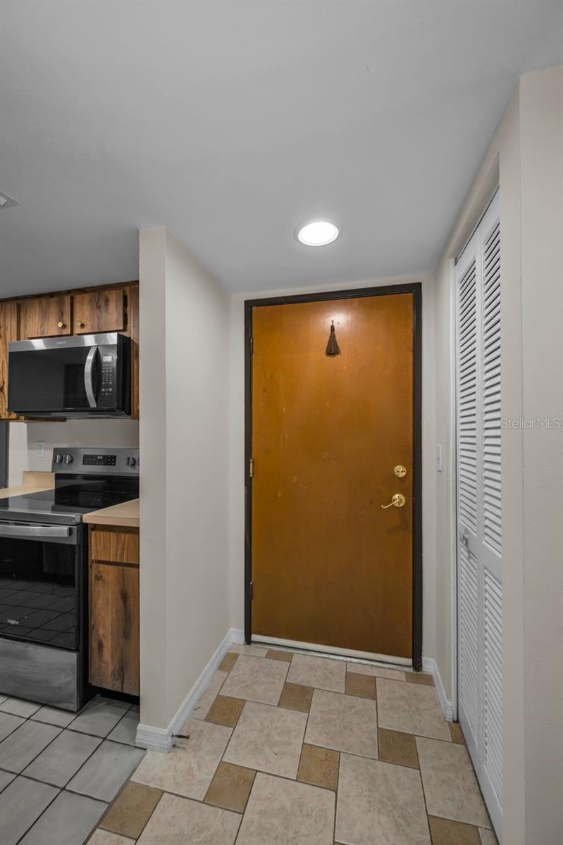 2581 COUNTRYSIDE BLVD #304, CLEARWATER, FL, 33761