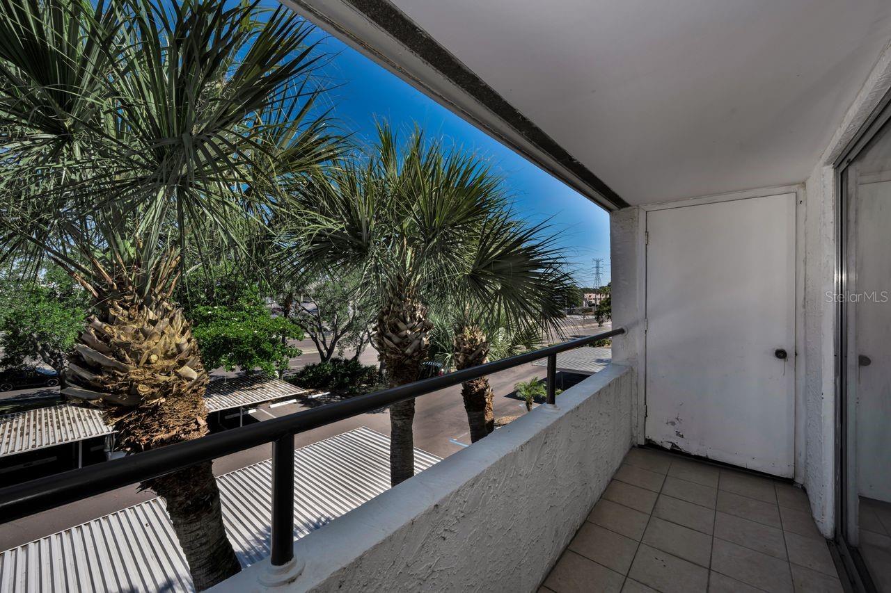2581 COUNTRYSIDE BLVD #304, CLEARWATER, FL, 33761