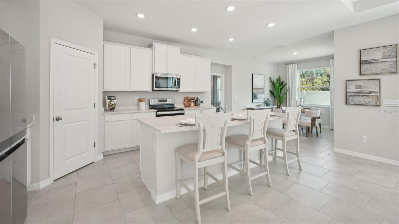 1142 CHASEHILL LN, ZEPHYRHILLS, FL, 33541