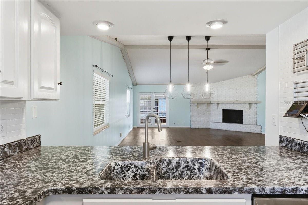 430 HILLCREST DR SE, WINTER HAVEN, FL, 33884