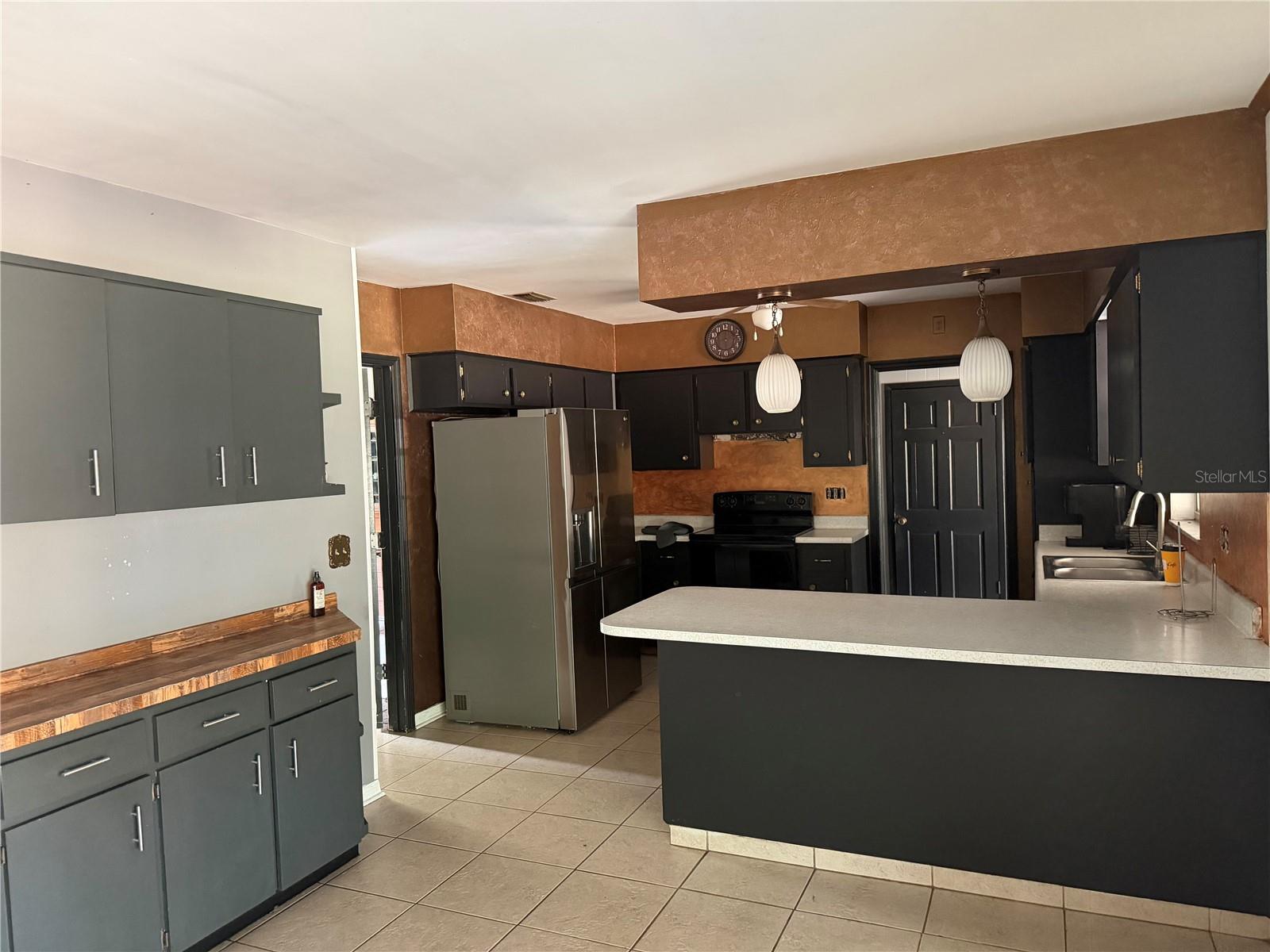 10720 BRYAN RD, TAMPA, FL, 33610