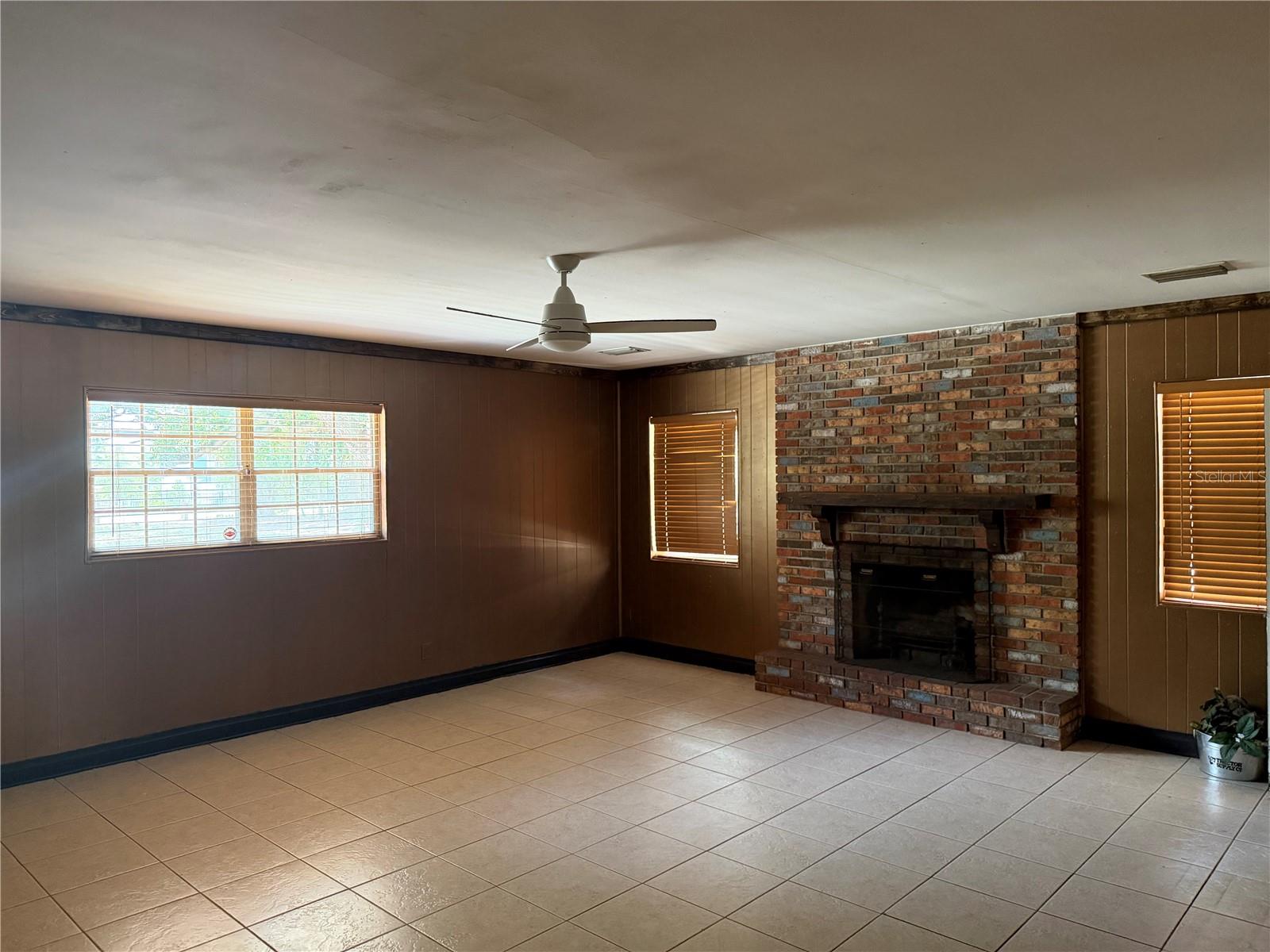 10720 BRYAN RD, TAMPA, FL, 33610