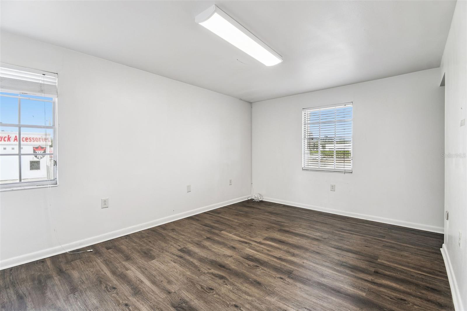 855 E BRANDON BLVD, BRANDON, FL, 33511