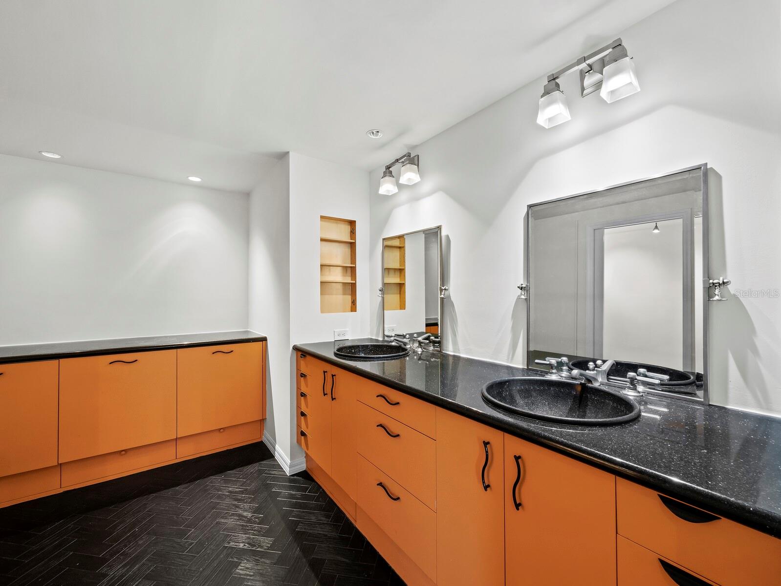 1211 GULF OF MEXICO DR #109, LONGBOAT KEY, FL, 34228