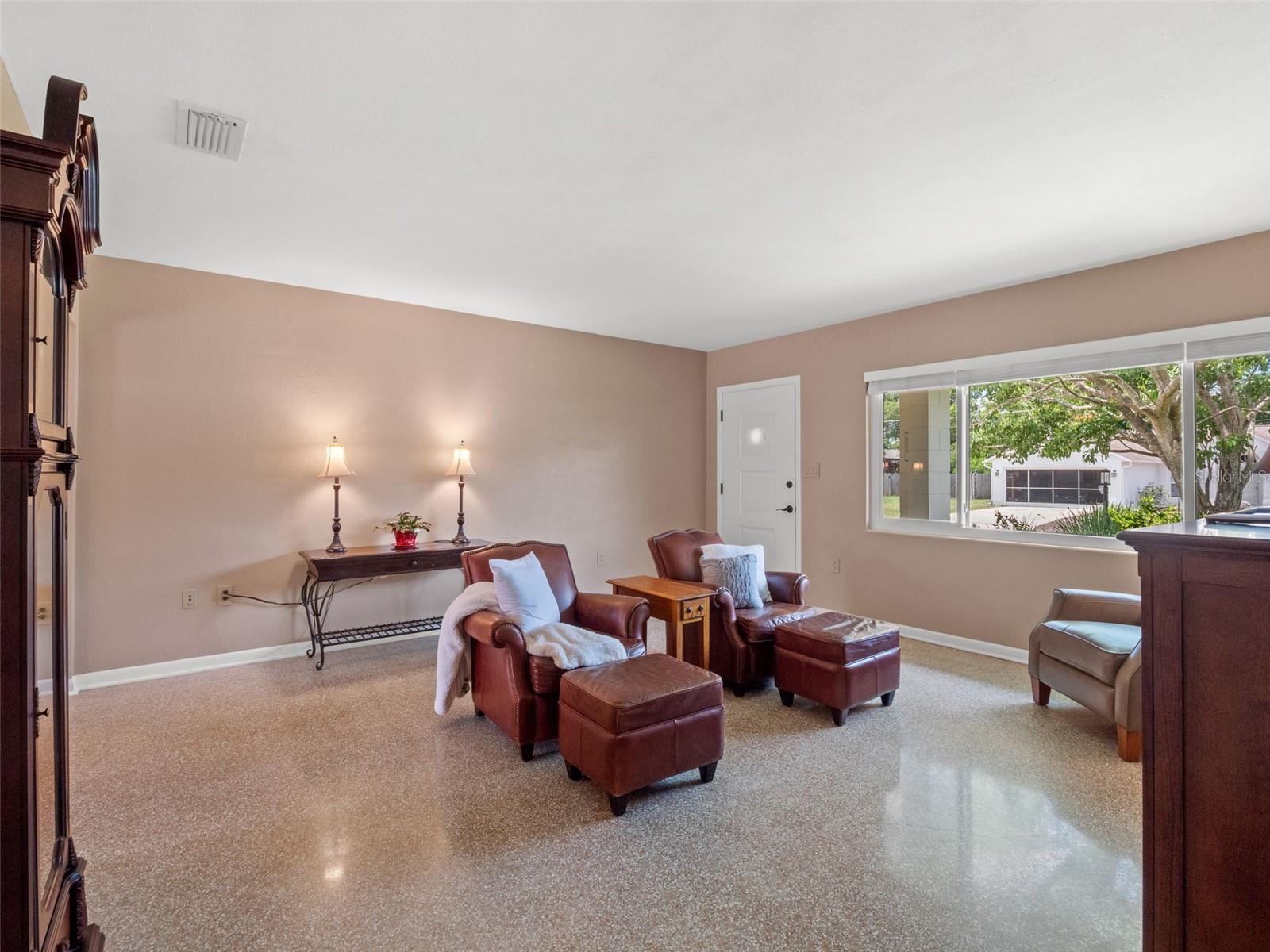 27 COLUMBINE TRL, DEBARY, FL, 32713