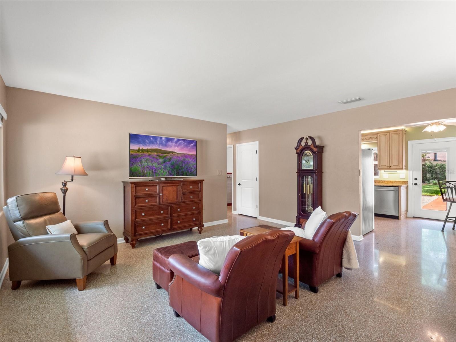 27 COLUMBINE TRL, DEBARY, FL, 32713