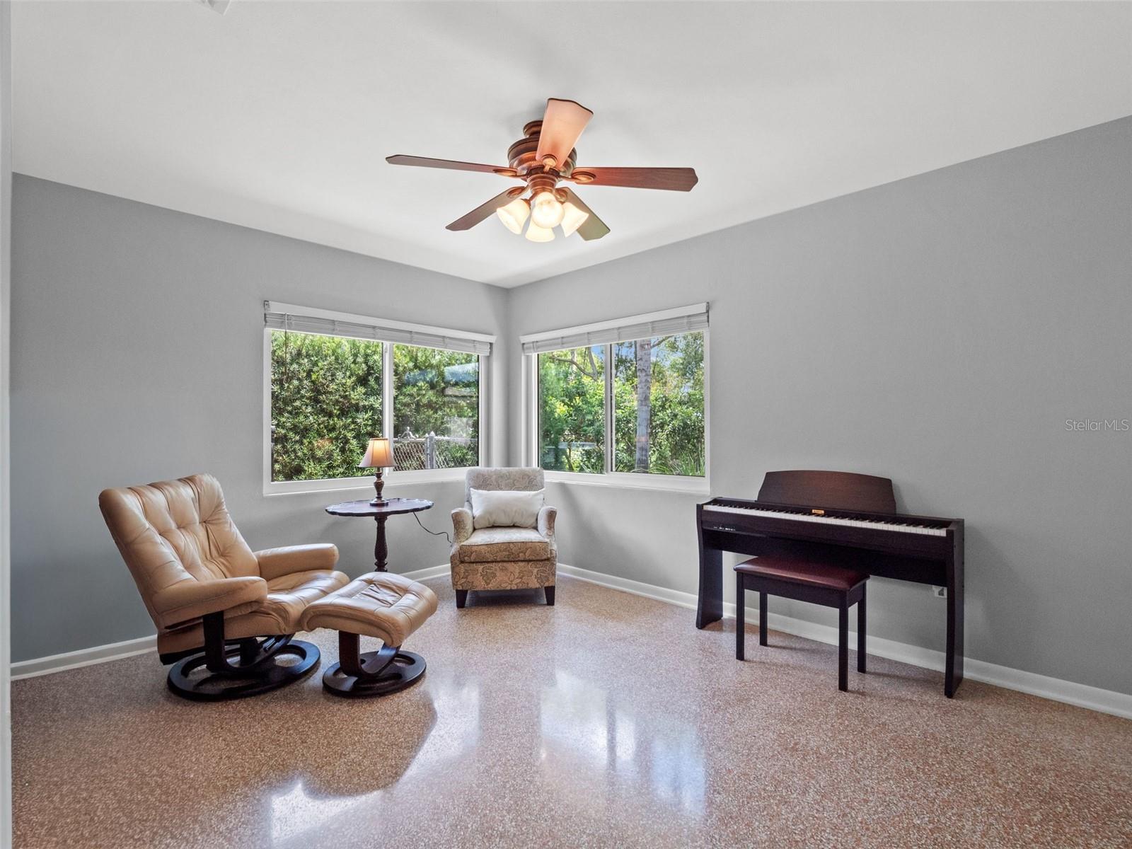 27 COLUMBINE TRL, DEBARY, FL, 32713