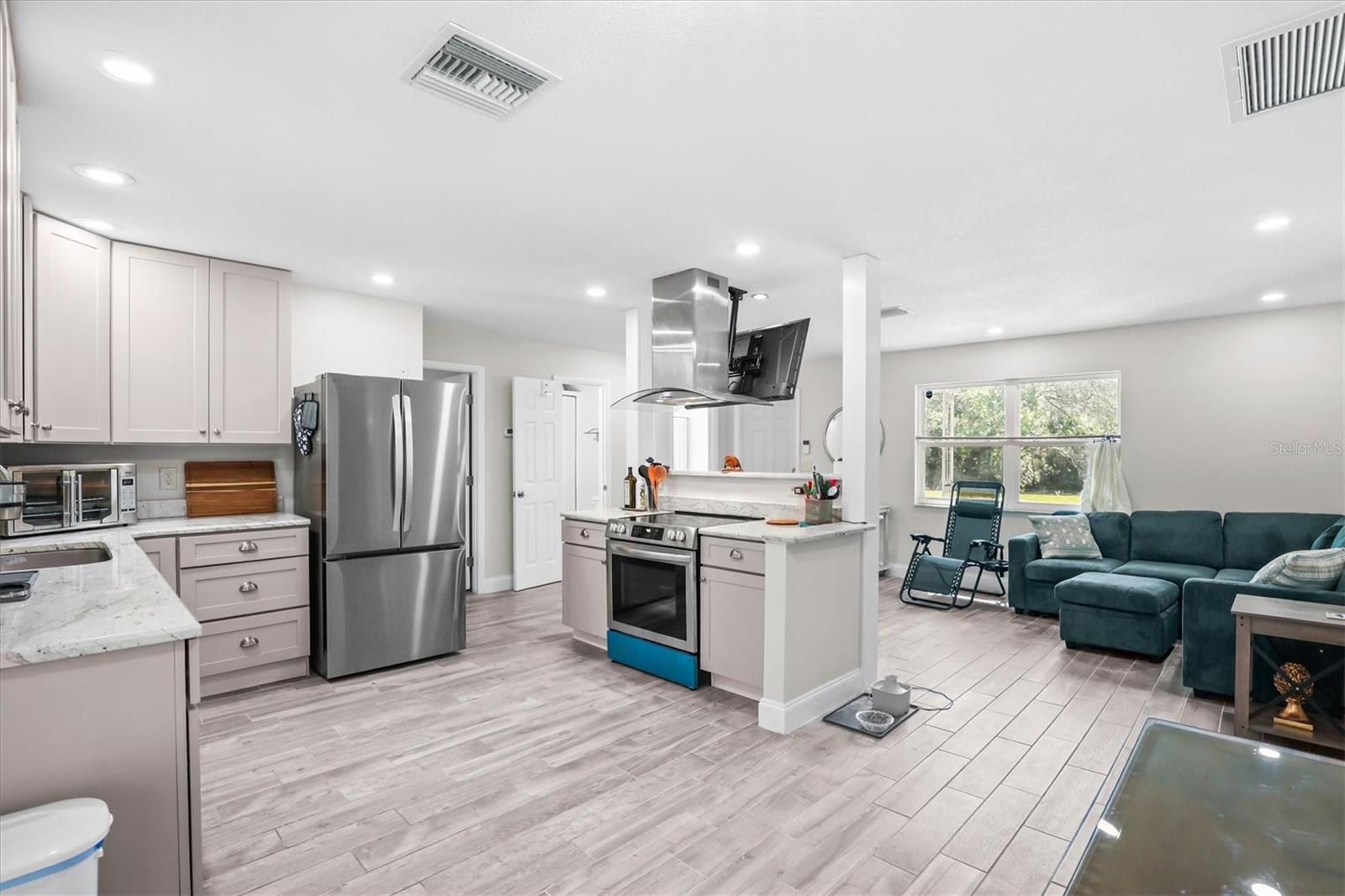 6244 COLONY CIR, WEEKI WACHEE, FL, 34607