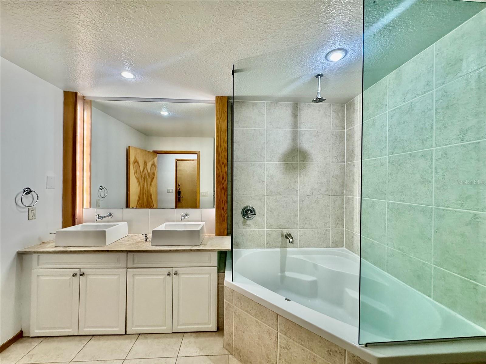 101 PALM HARBOR PKWY #B414, PALM COAST, FL, 32137