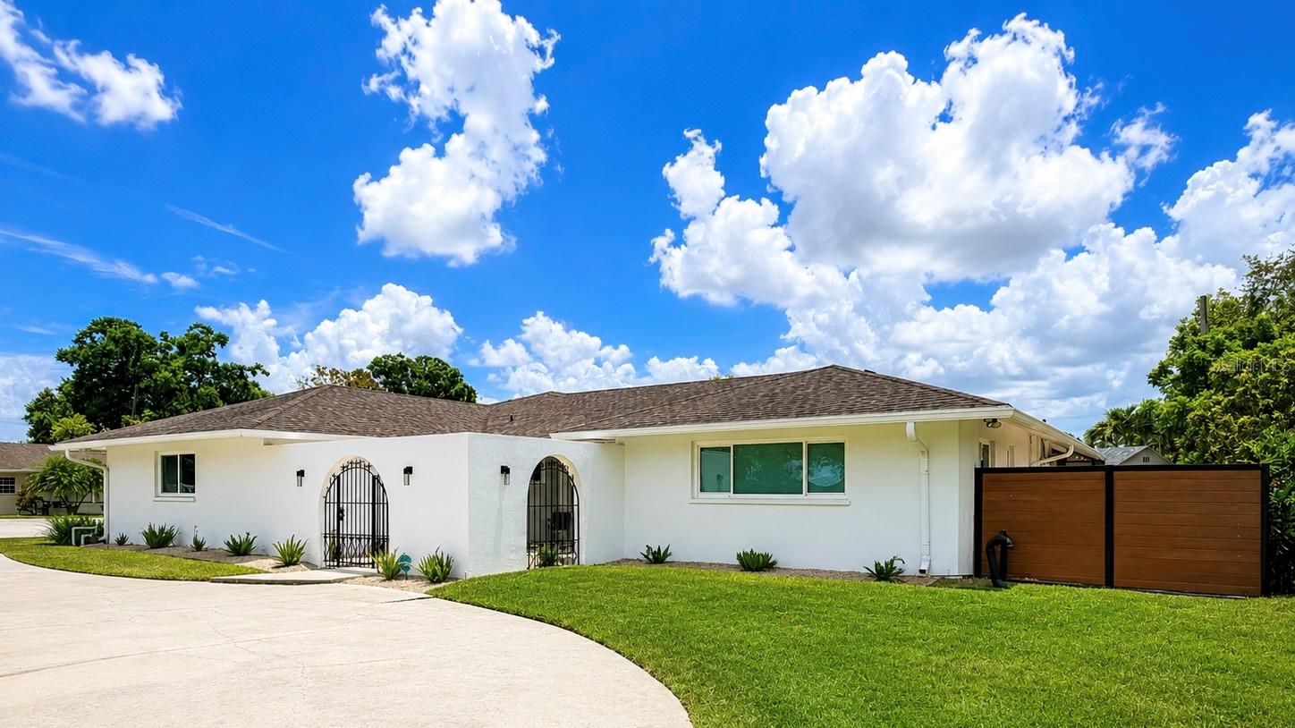 2806 SATSUMA DR, SARASOTA, FL, 34239