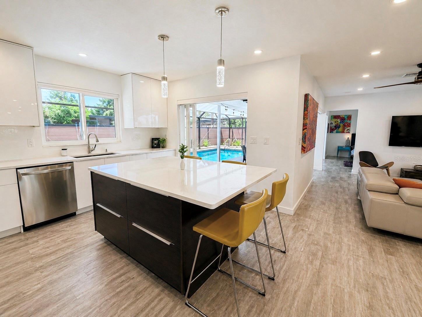 2806 SATSUMA DR, SARASOTA, FL, 34239
