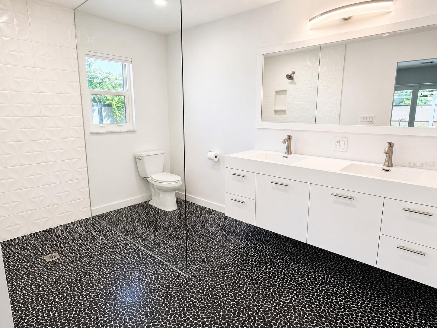 2806 SATSUMA DR, SARASOTA, FL, 34239