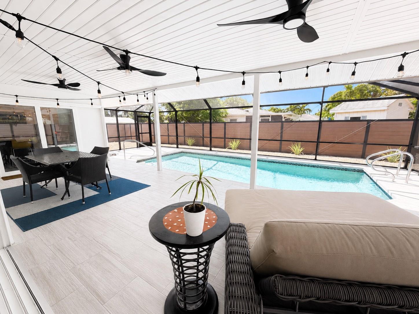 2806 SATSUMA DR, SARASOTA, FL, 34239