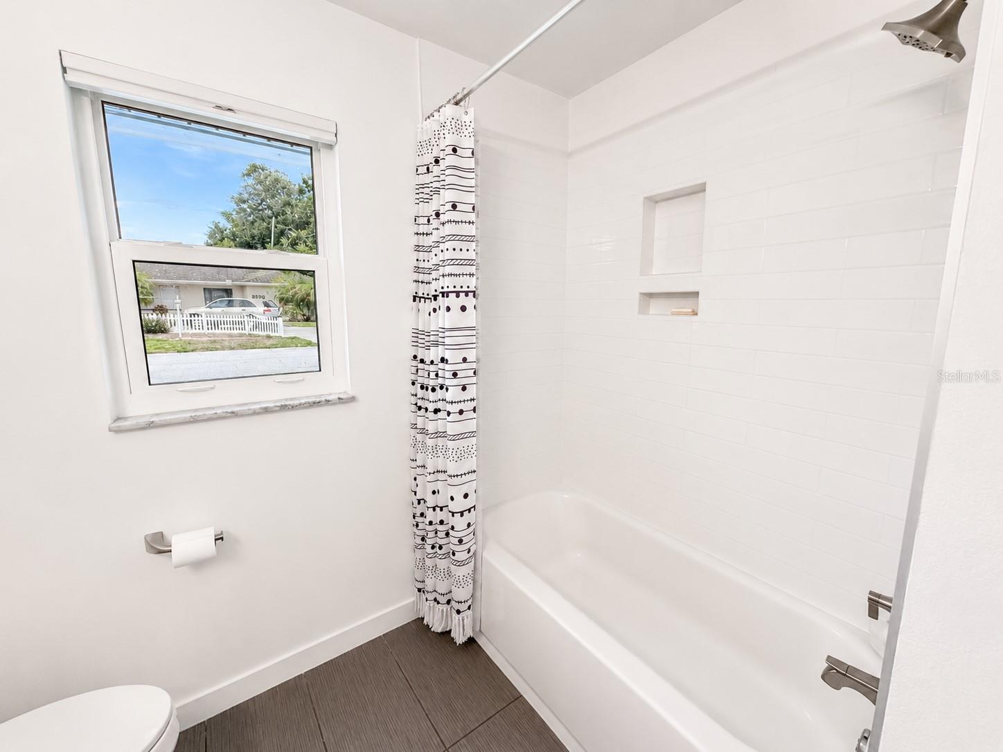 2806 SATSUMA DR, SARASOTA, FL, 34239