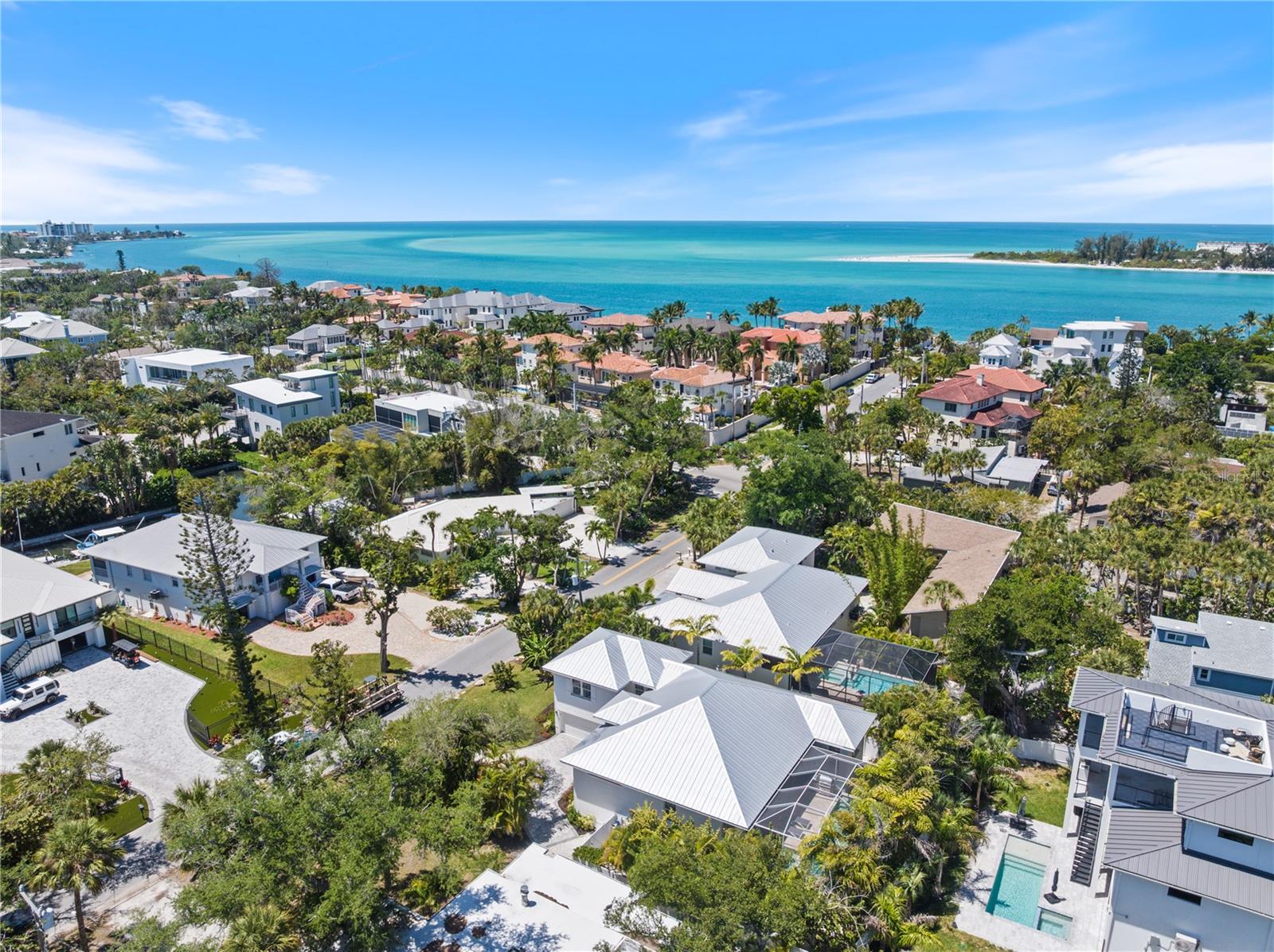 3919 ROBERTS POINT RD, SARASOTA, FL, 34242