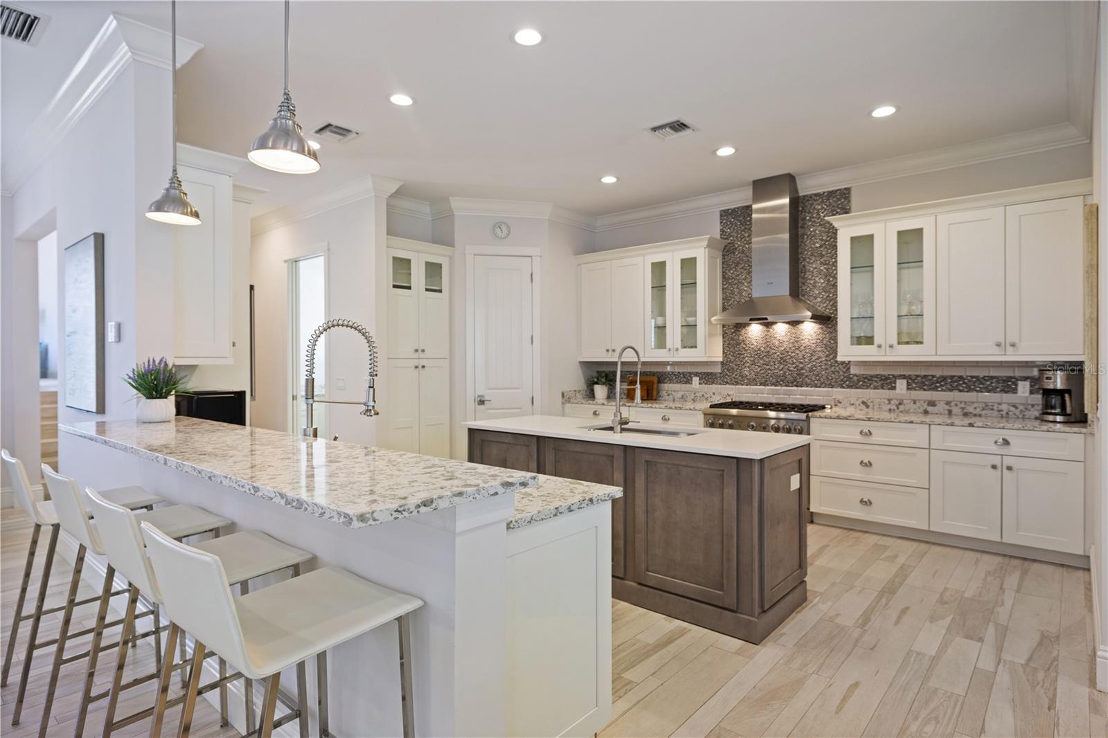 3919 ROBERTS POINT RD, SARASOTA, FL, 34242