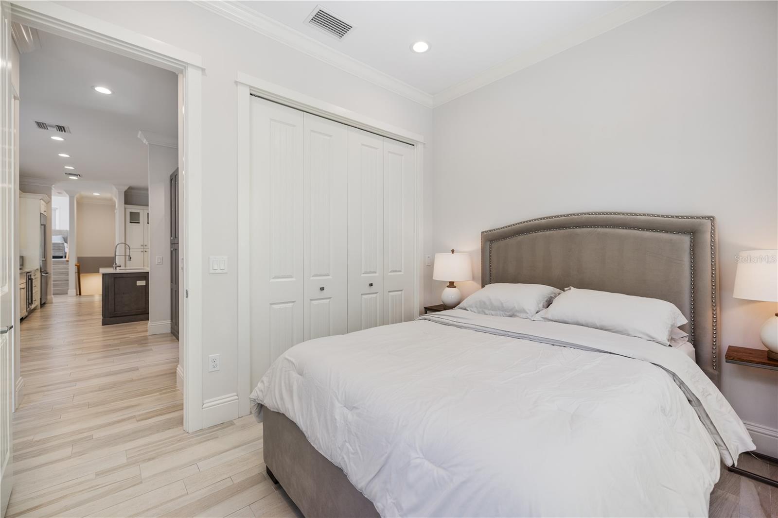 3919 ROBERTS POINT RD, SARASOTA, FL, 34242