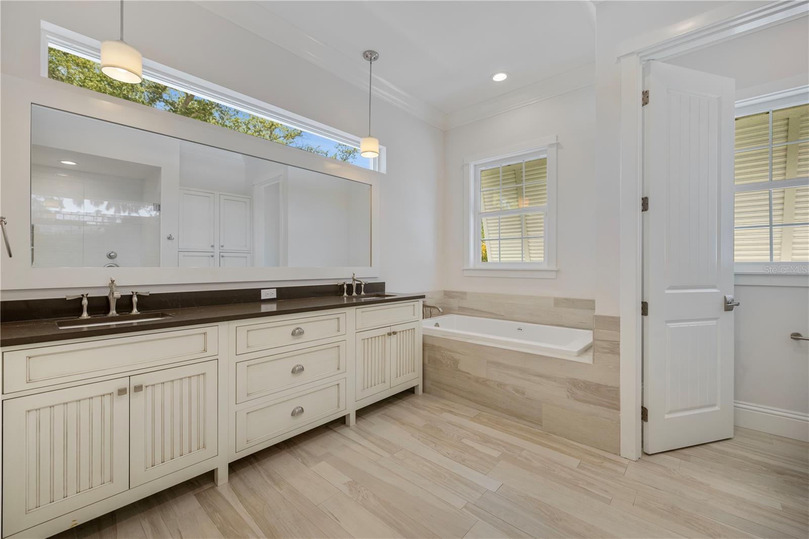 3919 ROBERTS POINT RD, SARASOTA, FL, 34242