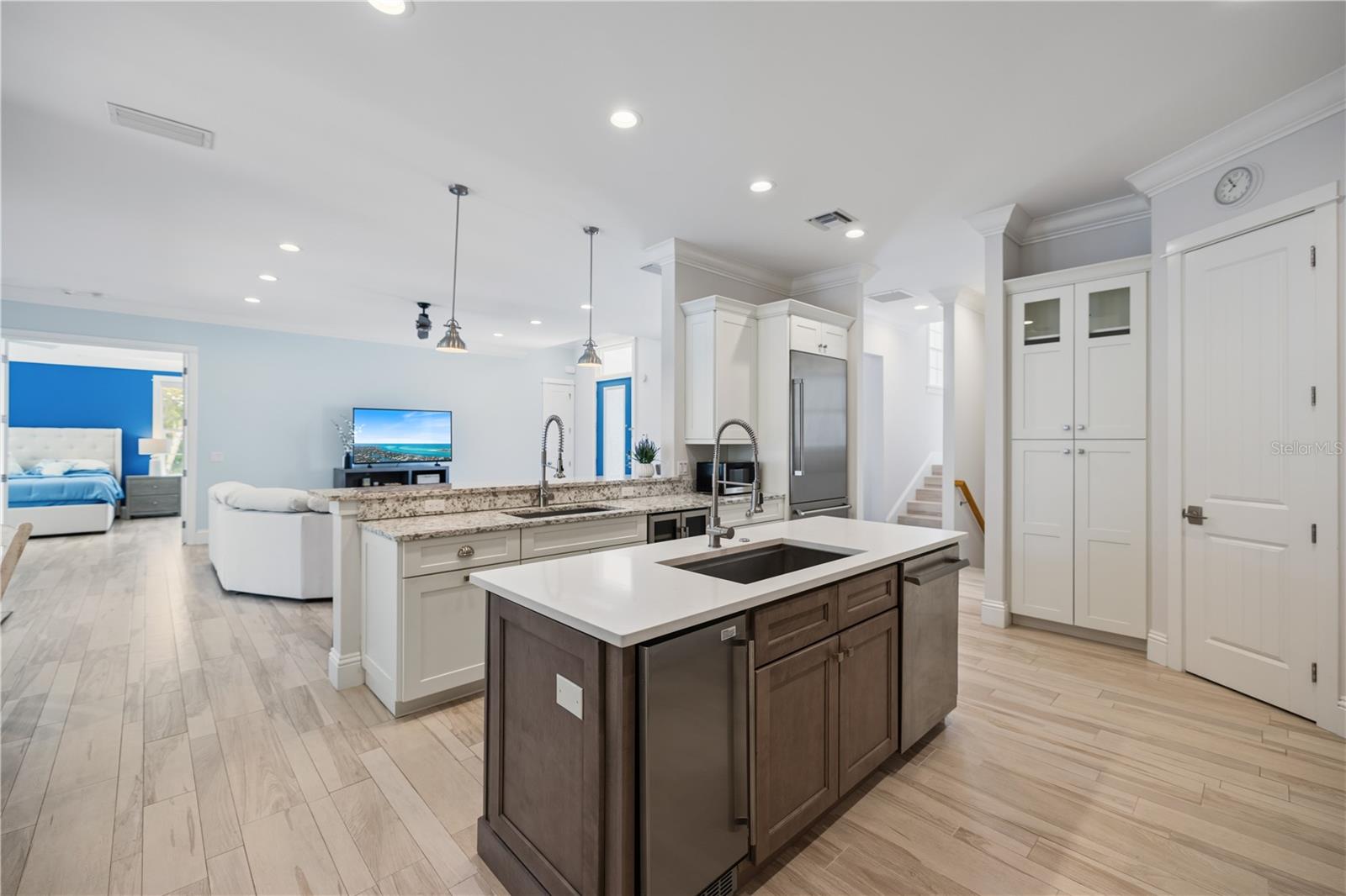 3919 ROBERTS POINT RD, SARASOTA, FL, 34242