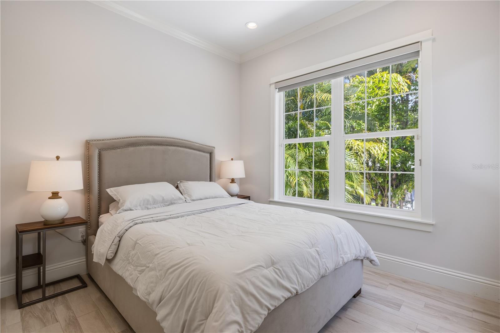 3919 ROBERTS POINT RD, SARASOTA, FL, 34242