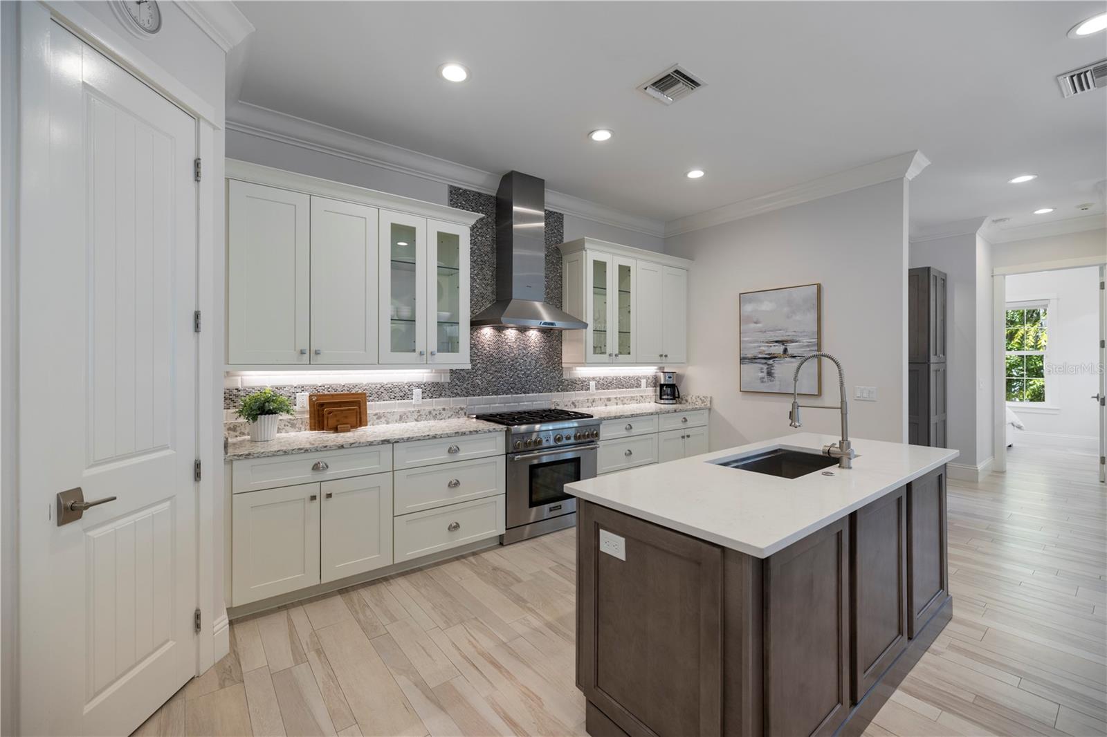 3919 ROBERTS POINT RD, SARASOTA, FL, 34242