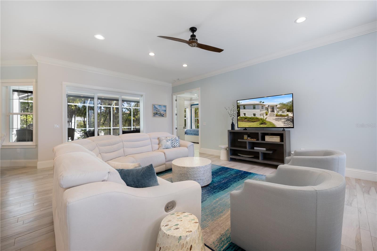 3919 ROBERTS POINT RD, SARASOTA, FL, 34242
