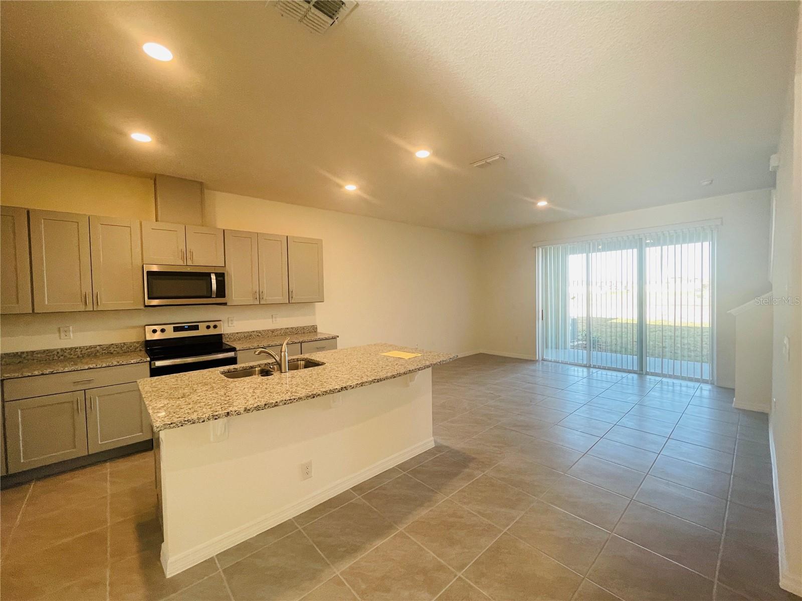 1371 ISLETA LOOP, KISSIMMEE, FL, 34741
