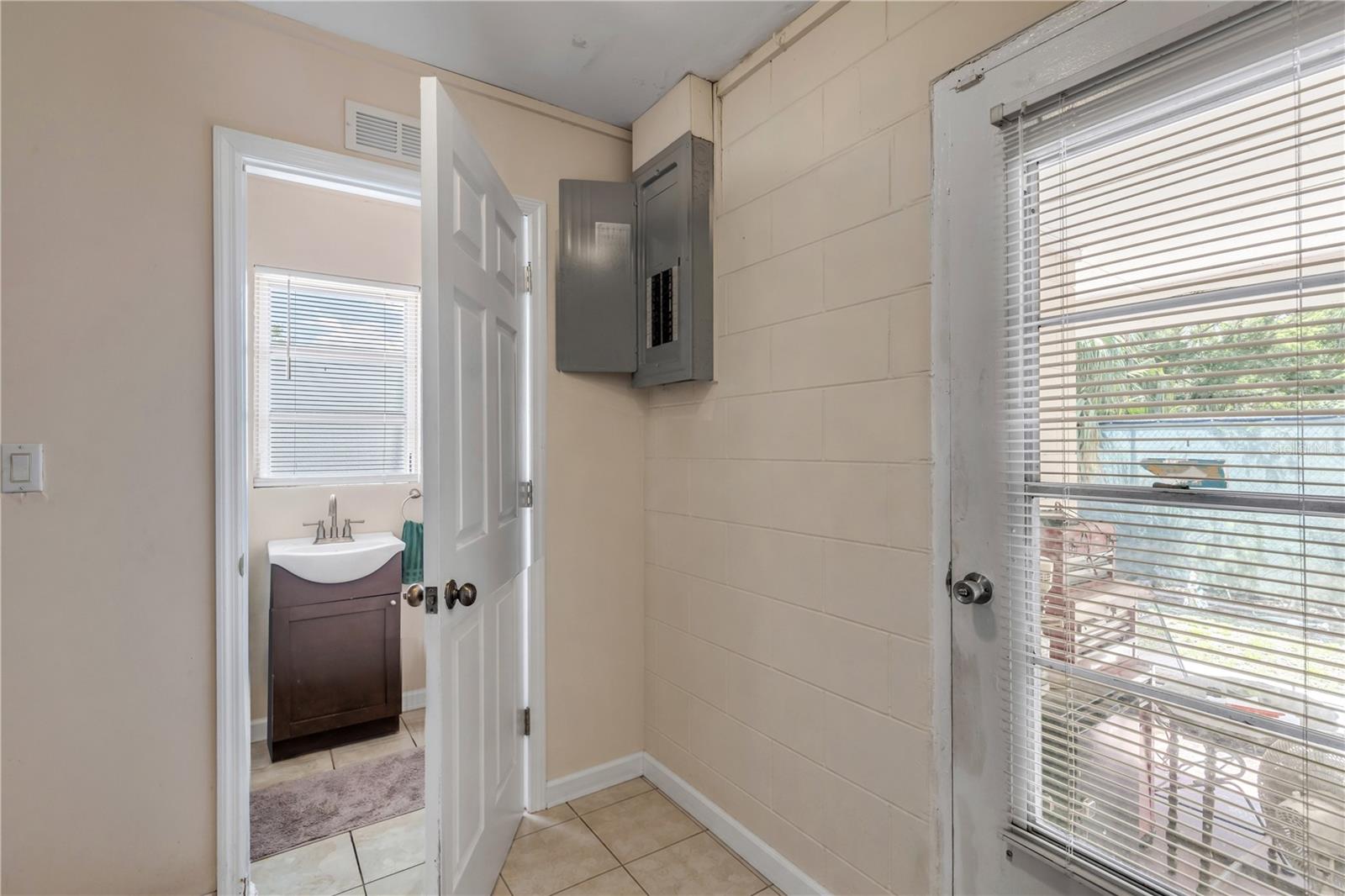 1520 NEWPORT AVE, DELAND, FL, 32724