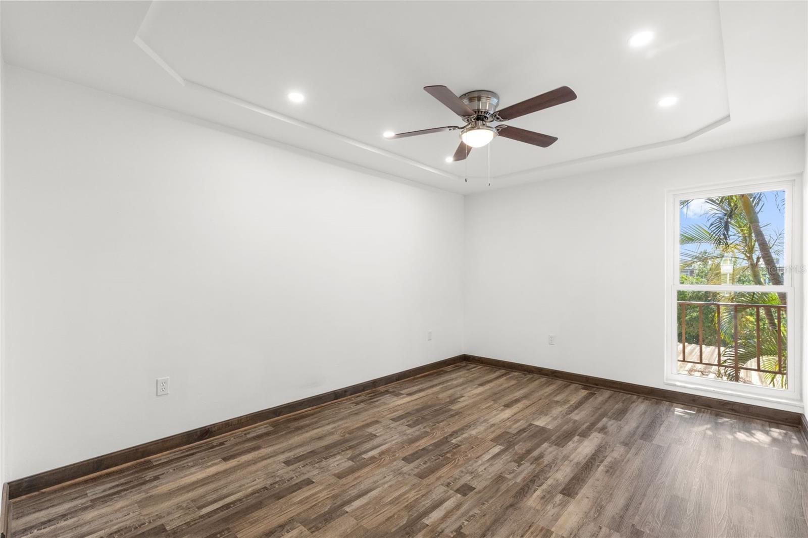 225 COUNTRY CLUB DR #B221, LARGO, FL, 33771