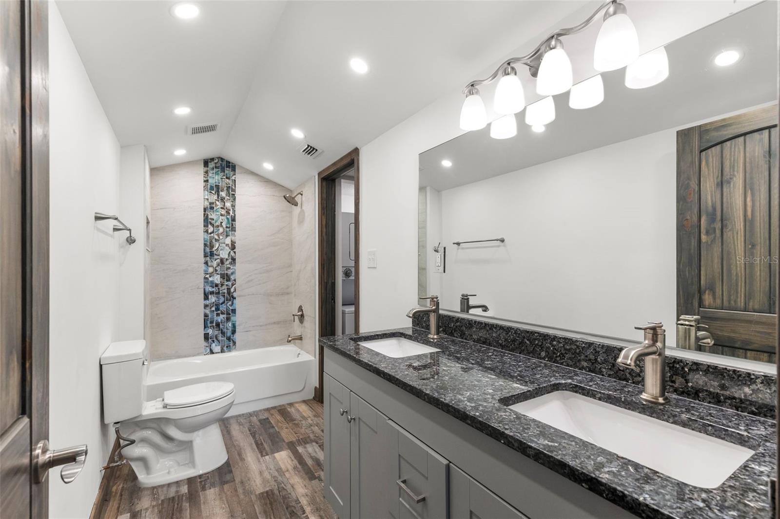 225 COUNTRY CLUB DR #B221, LARGO, FL, 33771