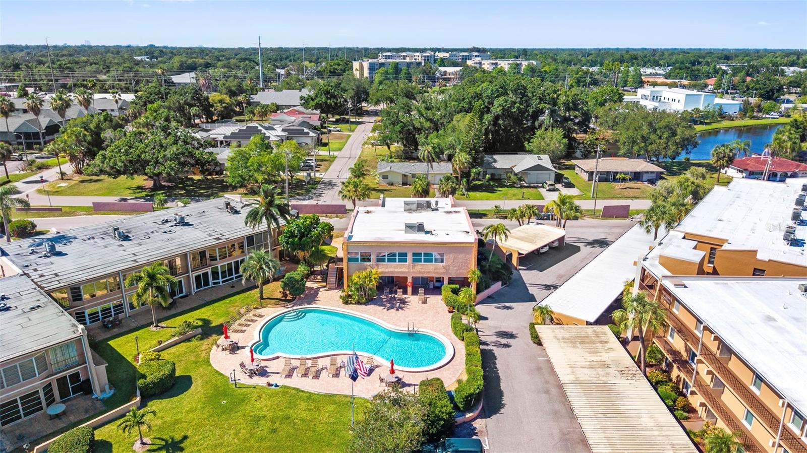 225 COUNTRY CLUB DR #B221, LARGO, FL, 33771