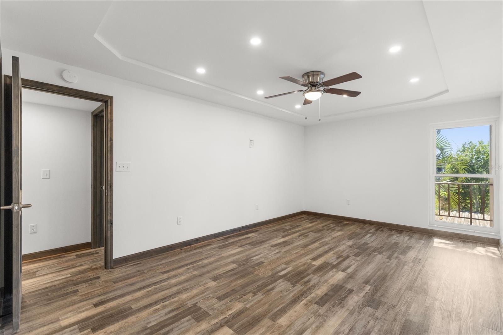 225 COUNTRY CLUB DR #B221, LARGO, FL, 33771