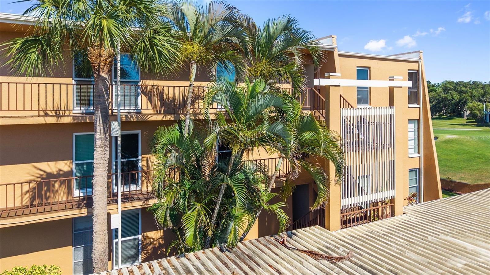 225 COUNTRY CLUB DR #B221, LARGO, FL, 33771