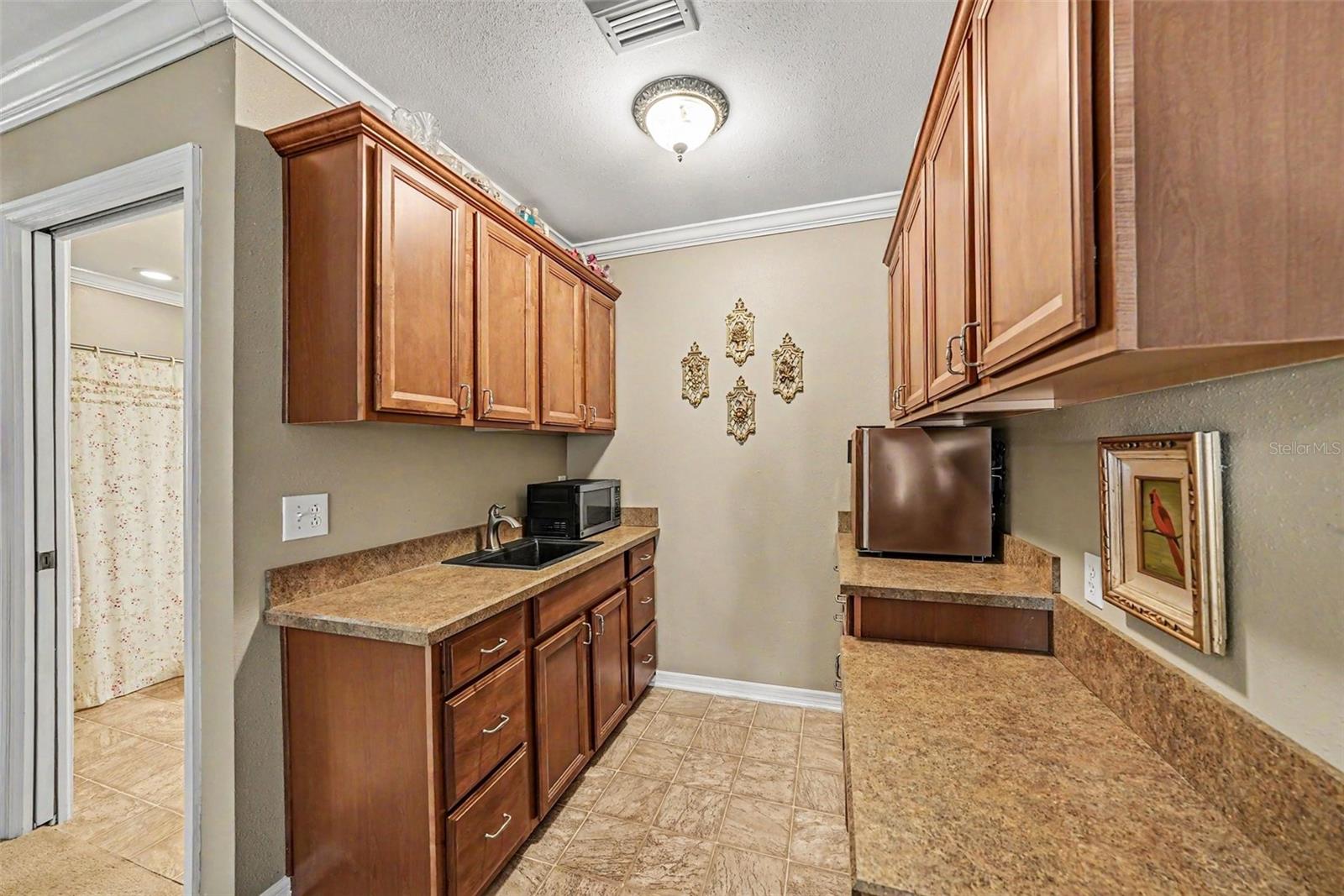 6612 PEACHTREE DR, TAMPA, FL, 33617