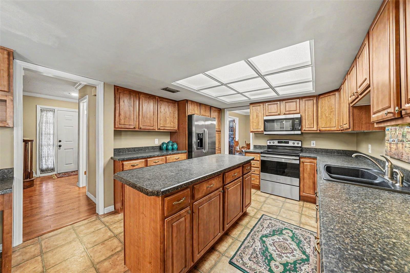 6612 PEACHTREE DR, TAMPA, FL, 33617