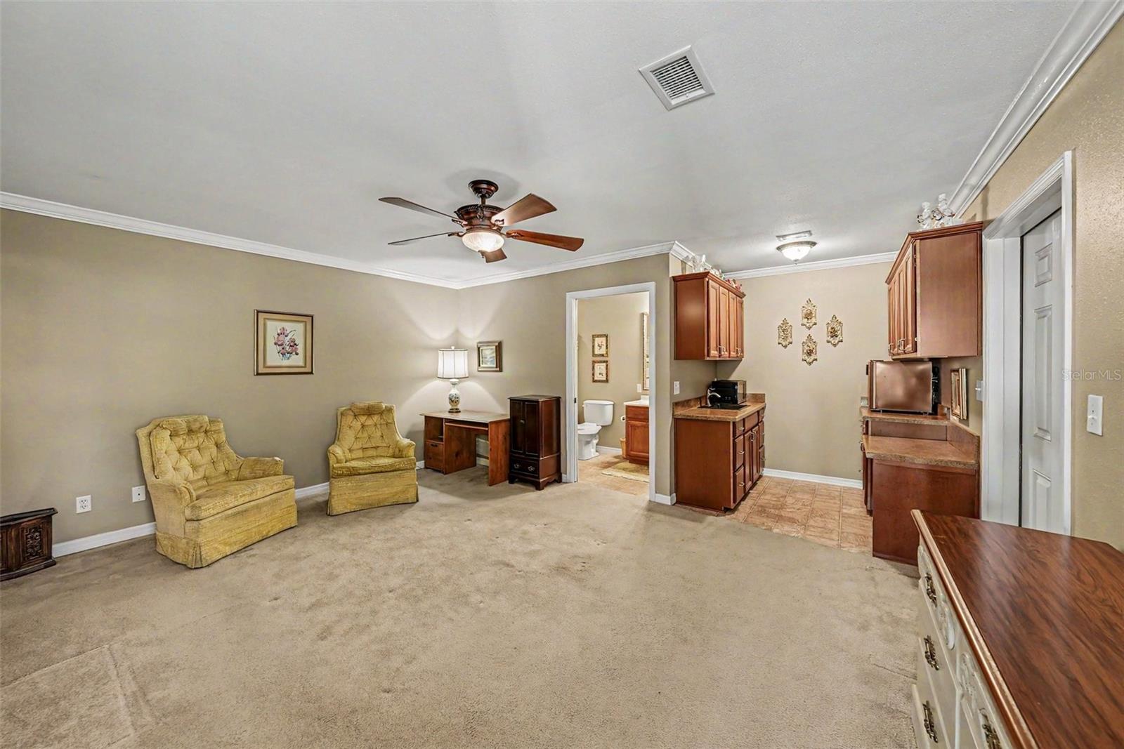 6612 PEACHTREE DR, TAMPA, FL, 33617