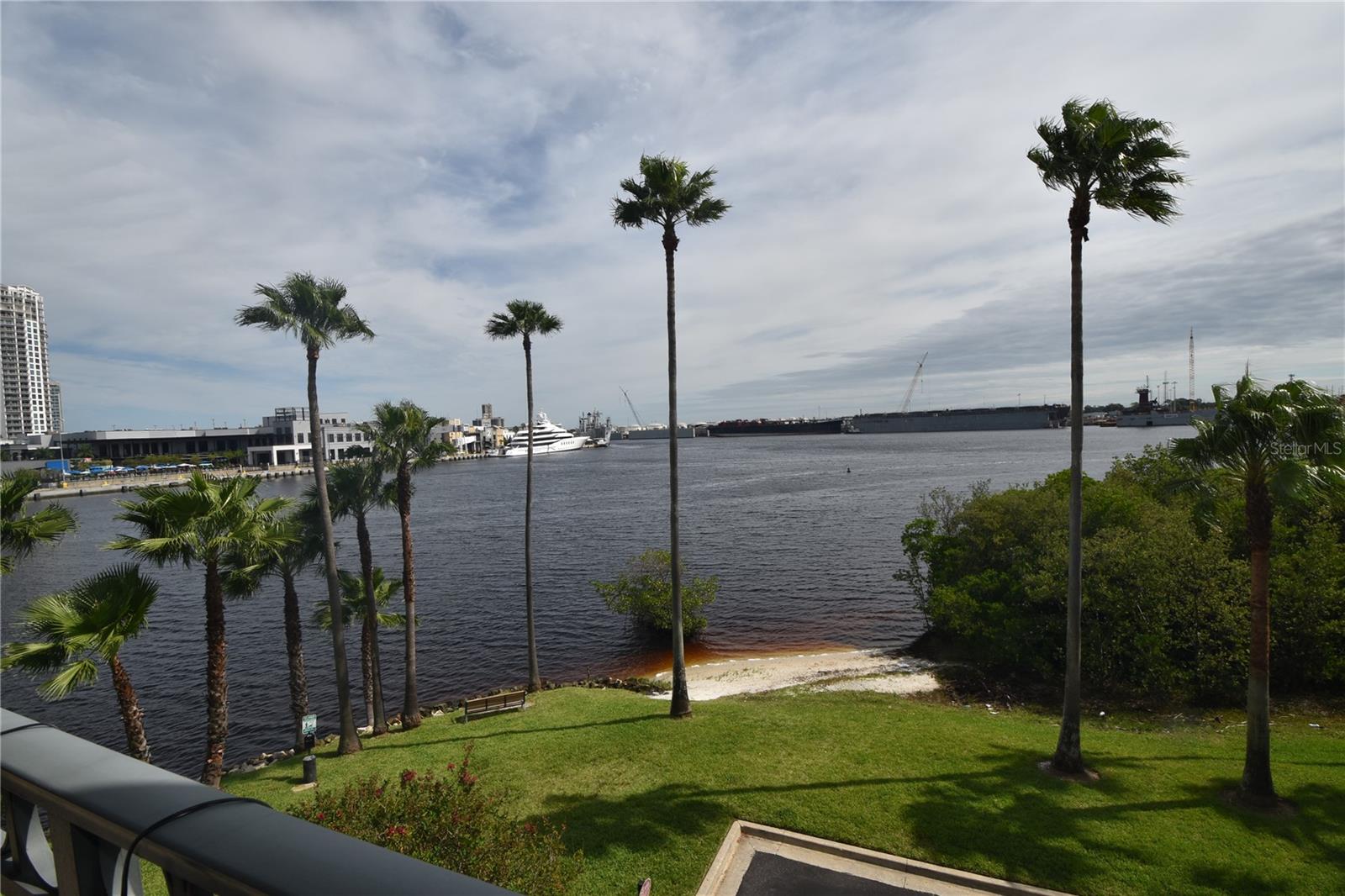 702 CORAL REEF DR #702, TAMPA, FL, 33602