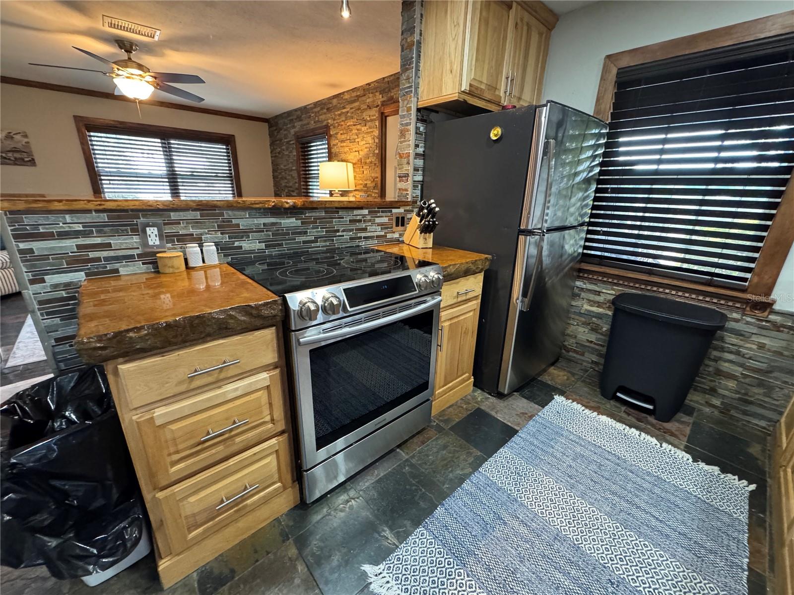 2751 72ND AVENUE DR E, SARASOTA, FL, 34243
