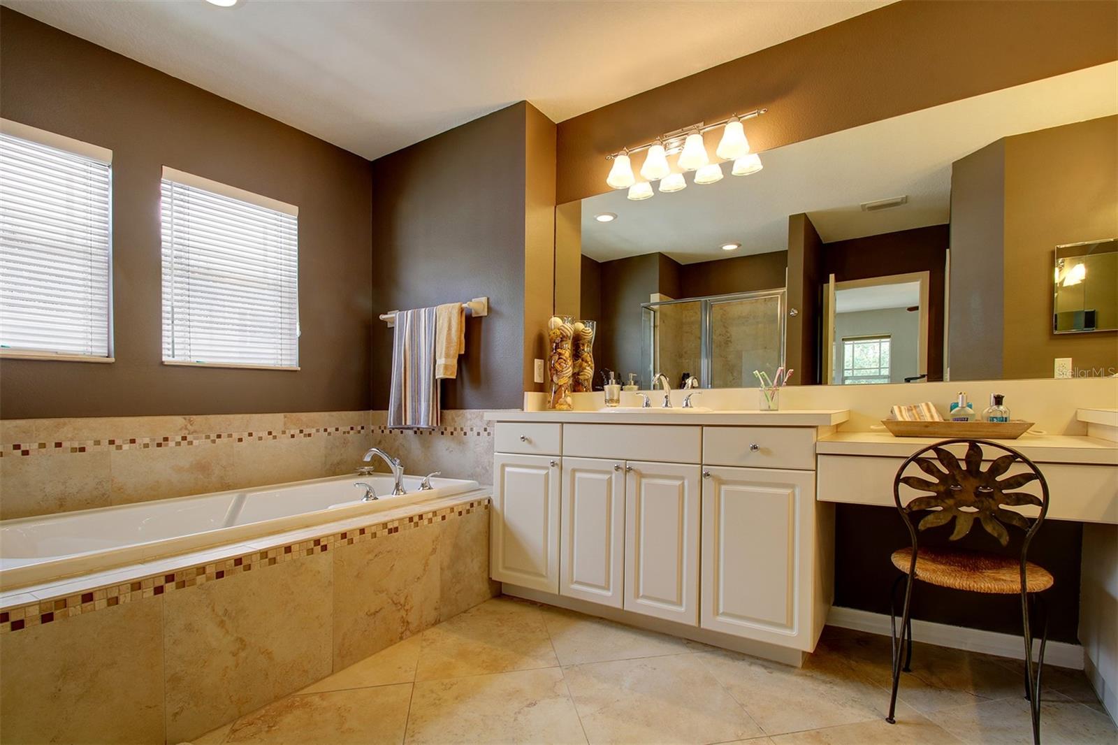 2860 BAYSHORE TRAILS DR, TAMPA, FL, 33611
