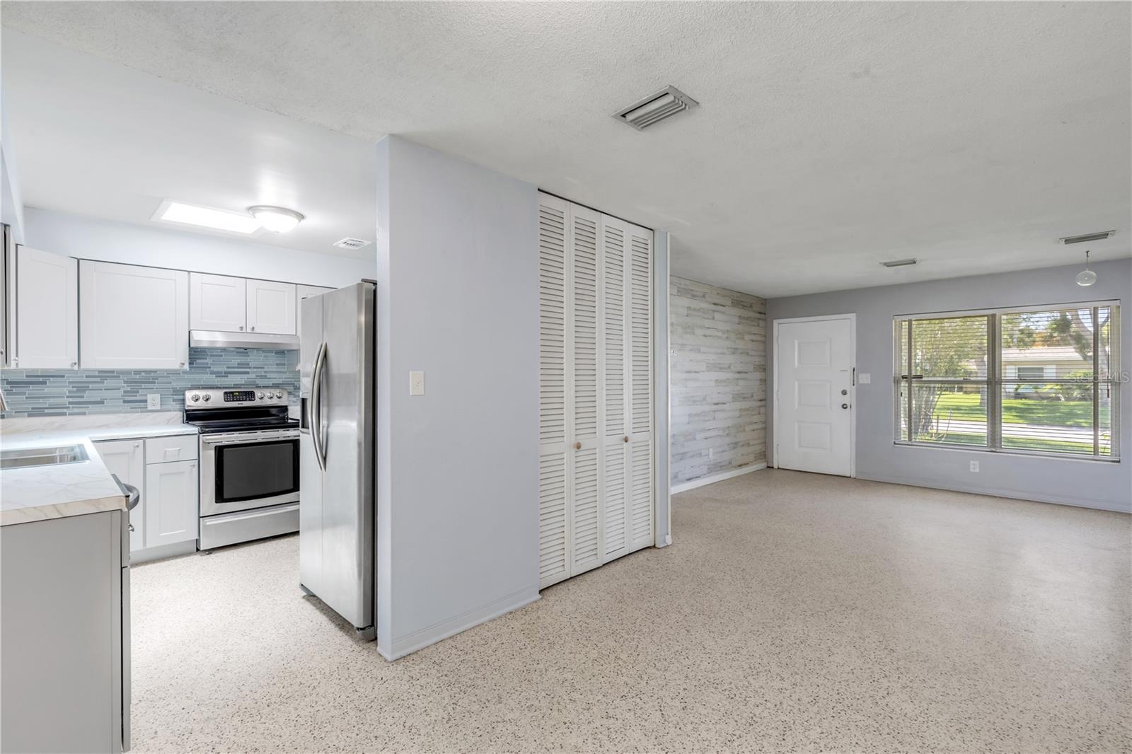 592 BROOK CIR, SOUTH DAYTONA, FL, 32119