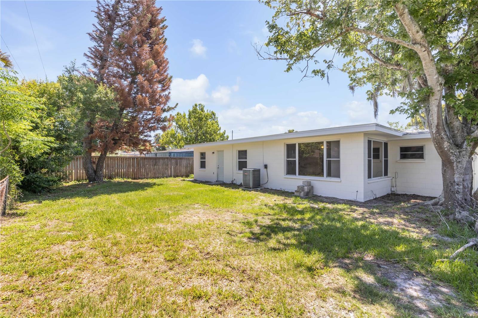 592 BROOK CIR, SOUTH DAYTONA, FL, 32119