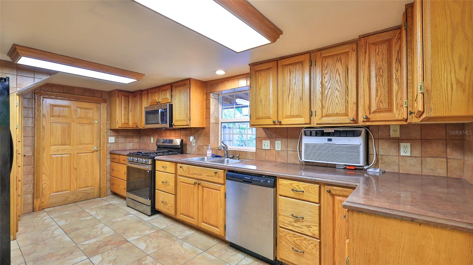 801 E 20TH ST, SANFORD, FL, 32771