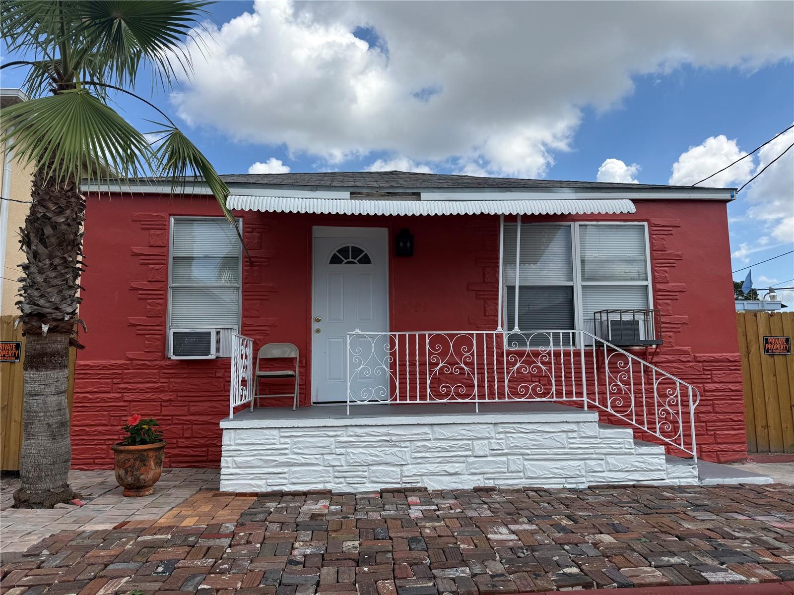 2905 W CHESTNUT ST, TAMPA, FL, 33607